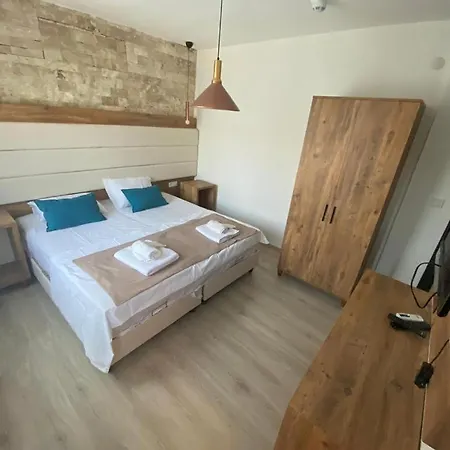 Cat Kapi Alacati * Çeşme